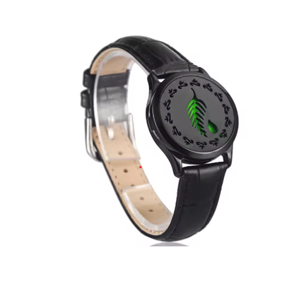 Pulsera unisex de cuero genuino con medallón aromático de acero inoxidable y 8 almohadillas para diferentes fragancias